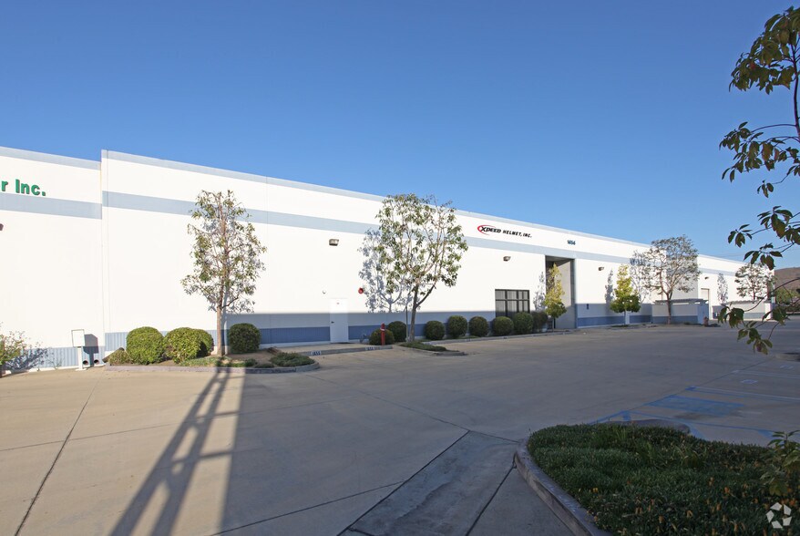 1656 W Orange Grove Ave, Pomona, CA à louer - Photo de l’immeuble – Image 2 sur 2