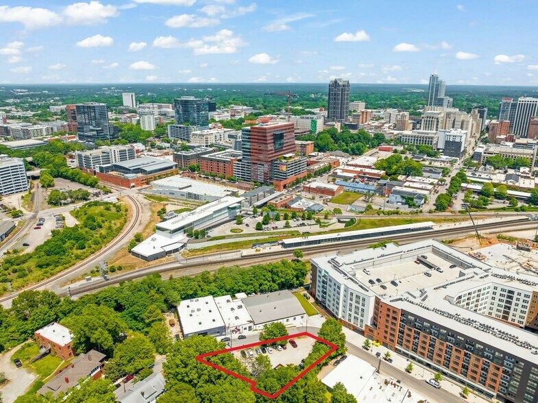 302 Dupont Cir, Raleigh, NC à vendre - Photo principale – Image 1 sur 8