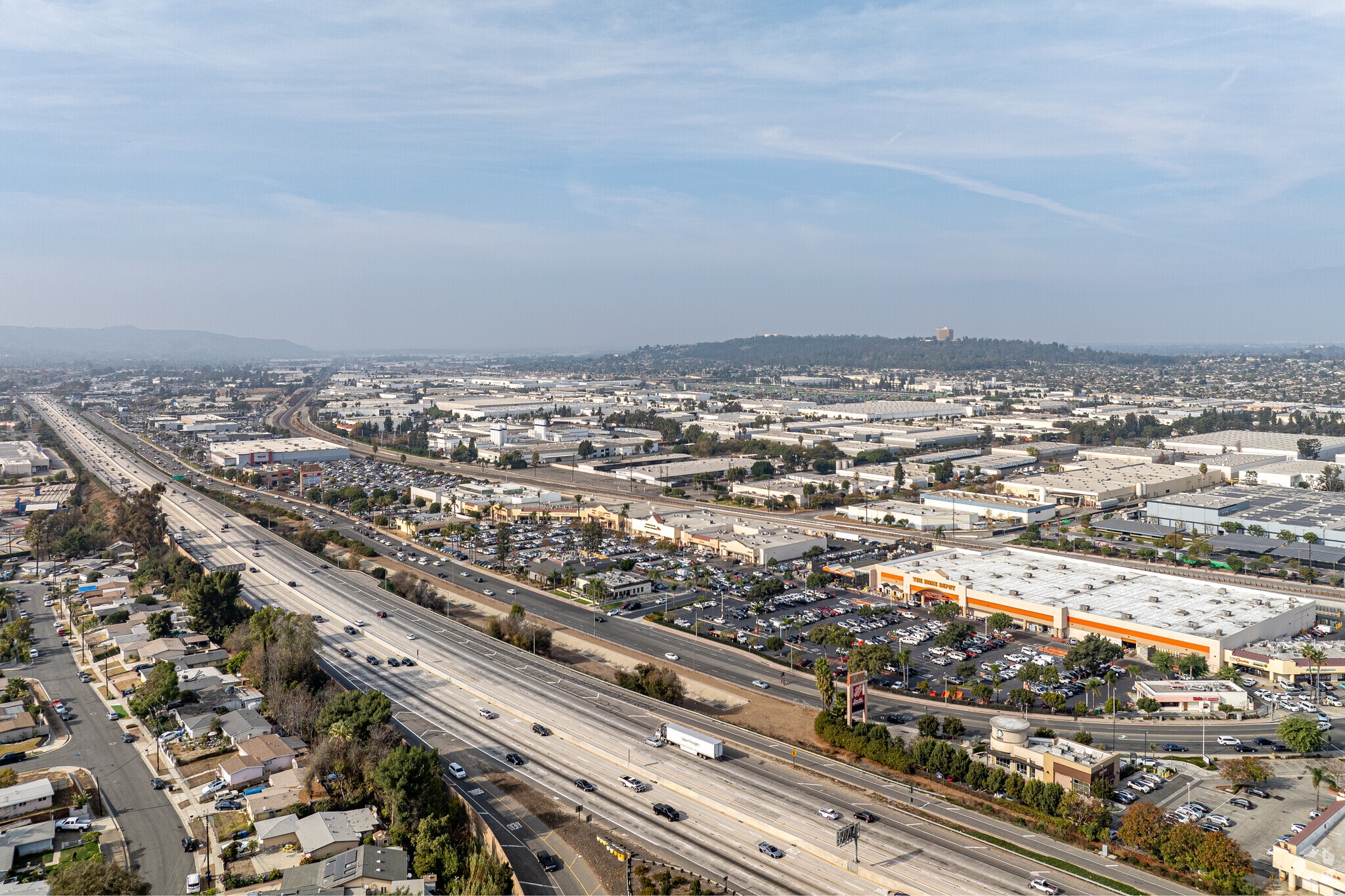 18015-18055 Gale Ave, City of Industry, CA à louer Photo principale– Image 1 sur 10