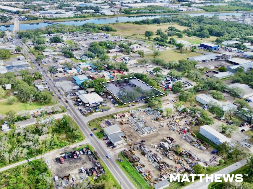 (BRAND NEW ROOF) Value-Add Industrial portefeuille de 2 biens à vendre sur LoopNet.fr Photo principale– Image 1 sur 8