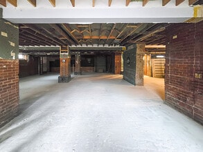 10505 82 Av NW, Edmonton, AB à louer Photo intérieure– Image 2 sur 8