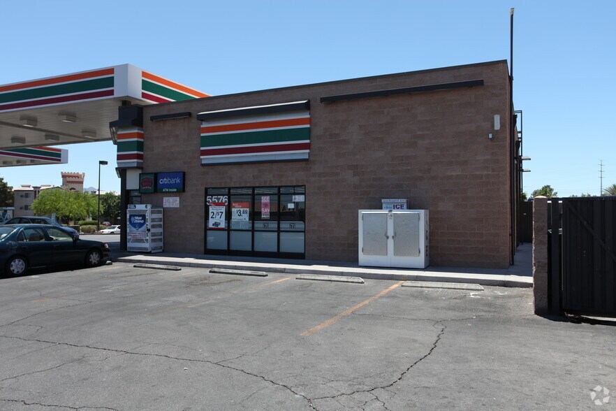 5576 Boulder Hwy, Las Vegas, NV à vendre - Photo de l’immeuble – Image 2 sur 3