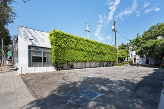 9055 Santa Monica Blvd, West Hollywood, CA à louer Photo intérieure– Image 2 sur 9