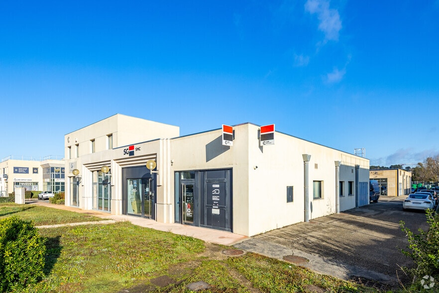 415 Rue Claude Nicolas Ledoux, Aix-en-Provence à louer - Photo principale – Image 1 sur 2