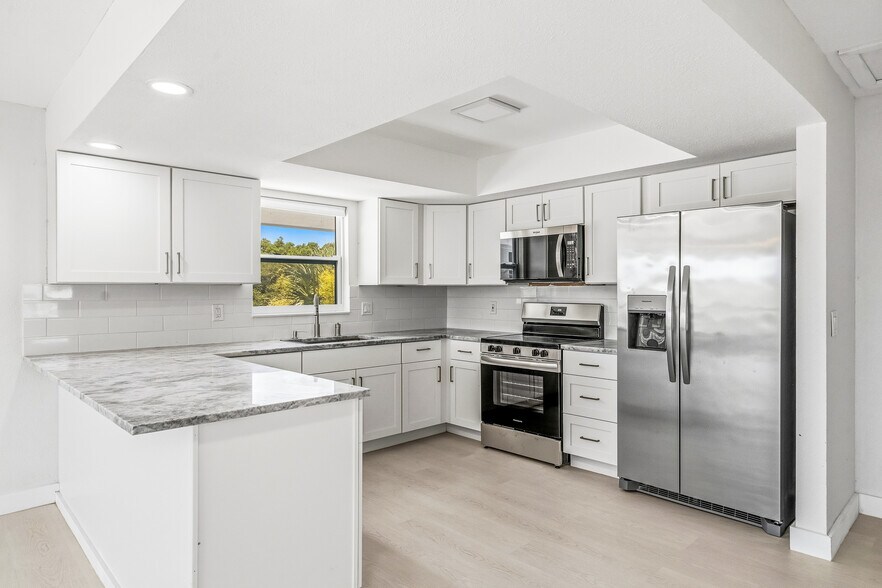 741 Hernando St, Fort Pierce, FL à vendre - Photo de l’immeuble – Image 1 sur 37