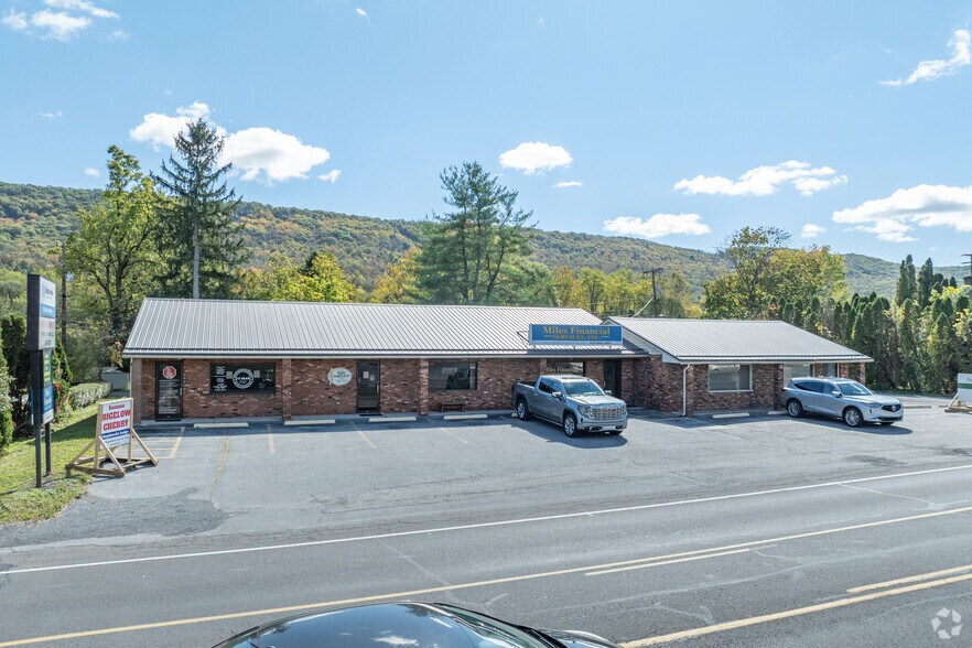 5523 E Pleasant Valley Blvd, Tyrone, PA à vendre - Photo de l’immeuble – Image 2 sur 4