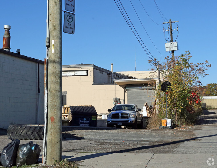 150 Chatham St, Hamilton, ON à vendre - Photo de l’immeuble – Image 3 sur 3