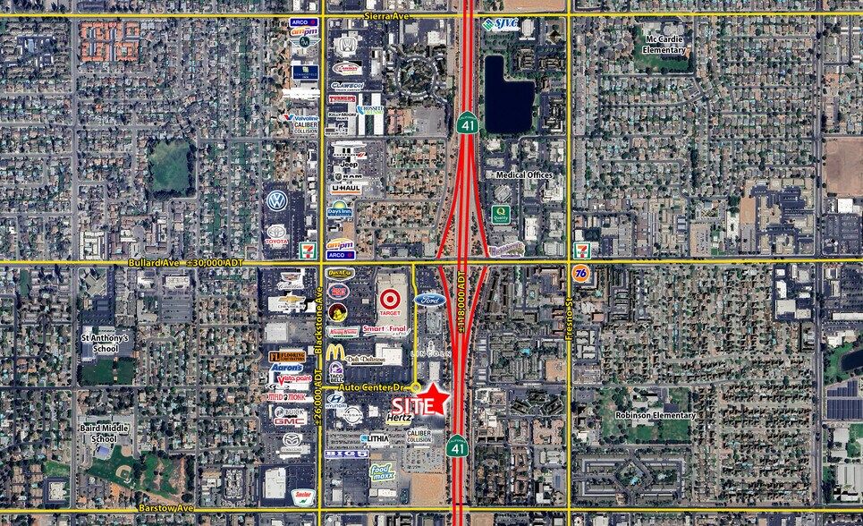 145 E Auto Center Dr, Fresno, CA à louer - Photo de l’immeuble – Image 3 sur 11