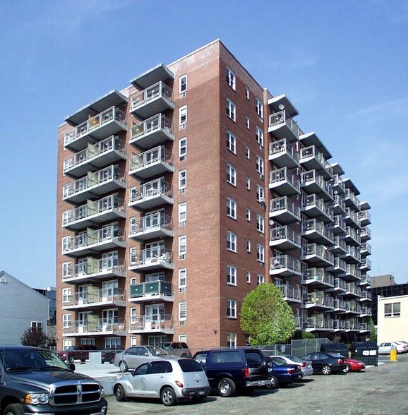 700 Summer St, Stamford, CT à vendre - Photo de l’immeuble – Image 3 sur 50