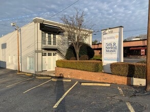 941 N Pleasantburg Dr, Greenville, SC à louer Photo de l’immeuble– Image 2 sur 18