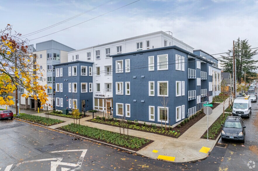 330 NE Dekum St, Portland, OR à vendre - Photo principale – Image 1 sur 49