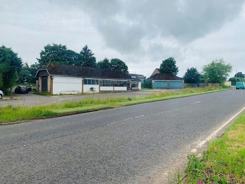 Yeovil Rd, Bradford Abbas à vendre - Photo de l’immeuble – Image 1 sur 10