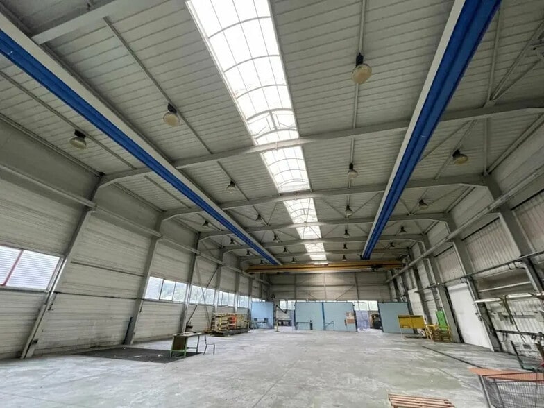 Local d'activités dans Étupes à vendre - Photo de l’immeuble – Image 2 sur 5