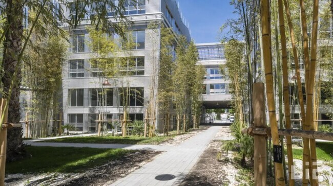 Plus de détails pour Bureau à louer