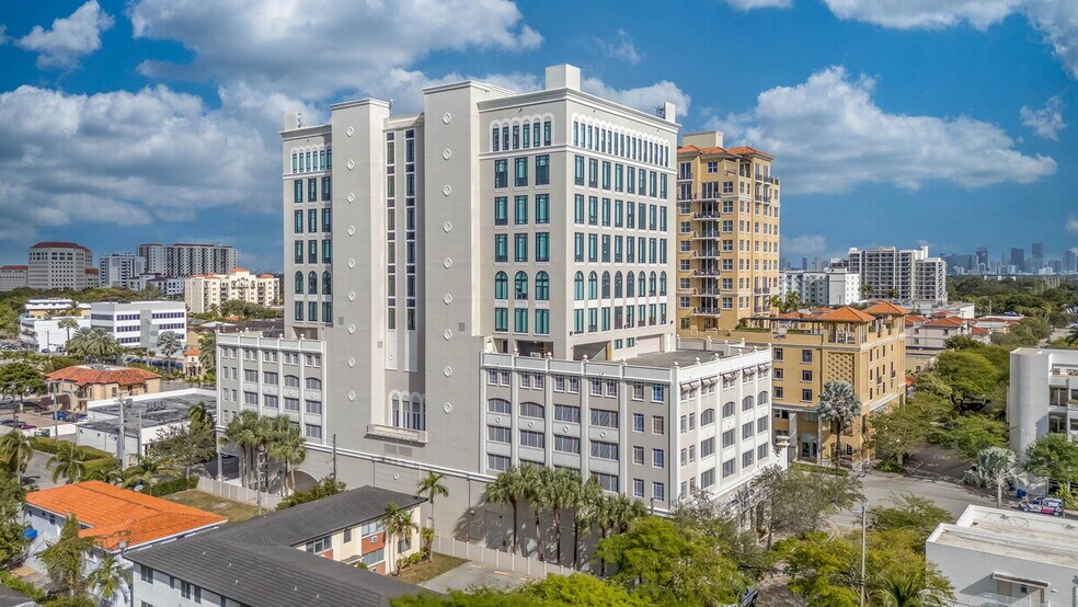 1600 Ponce De Leon Blvd, Coral Gables, FL à louer - Photo de l’immeuble – Image 3 sur 31