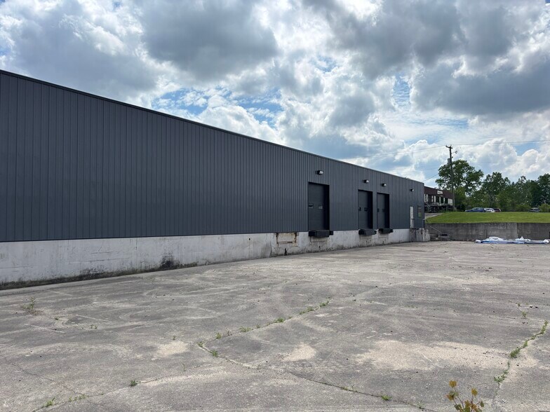 2000 N Elm St, Muncie, IN à vendre - Photo de l’immeuble – Image 1 sur 10