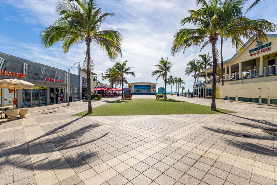309-321 Johnson St, Hollywood, FL à louer - Photo de l’immeuble – Image 3 sur 6