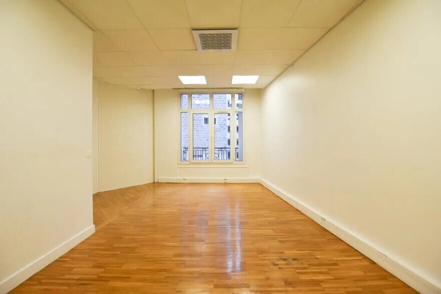 Bureau dans Paris à louer - Photo de l’immeuble – Image 1 sur 9