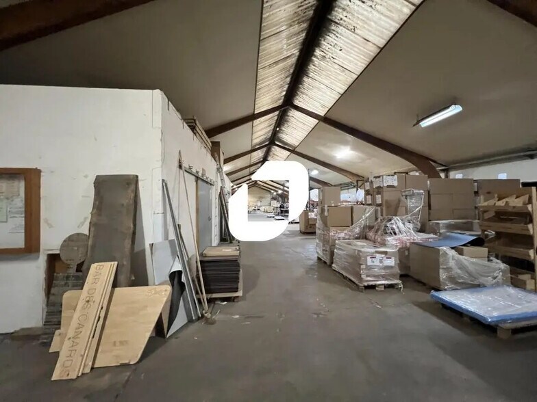 Bureau dans Comines à louer - Photo de l’immeuble – Image 1 sur 9