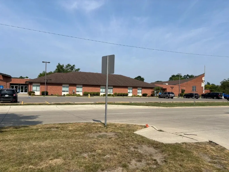 18606 Stephens Rd, Eastpointe, MI à louer - Photo principale – Image 1 sur 12