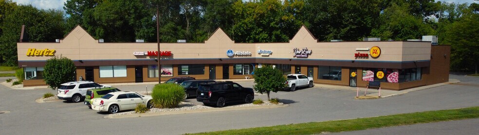8023 W Grand River Rd, Brighton, MI à louer - Photo de l’immeuble – Image 2 sur 6