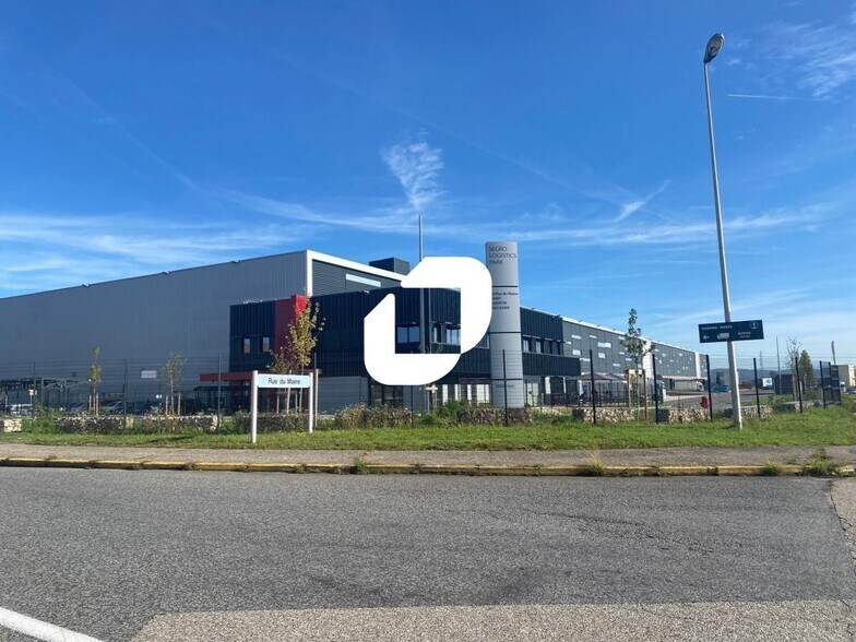 Industriel/Logistique dans Saint-Quentin-Fallavier à louer - Photo de l’immeuble – Image 1 sur 8