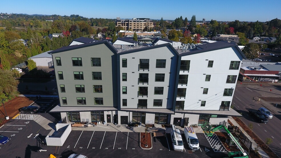 120 Bush St S, Salem, OR à louer - Photo de l’immeuble – Image 3 sur 30