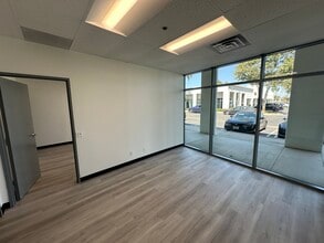 14525 Valley View Ave, Santa Fe Springs, CA à louer Photo intérieure– Image 1 sur 6