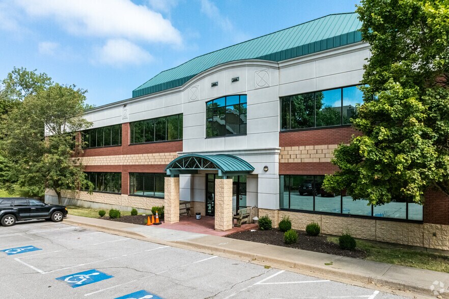 4770 N Belleview Ave, Kansas City, MO à louer - Photo principale – Image 1 sur 8