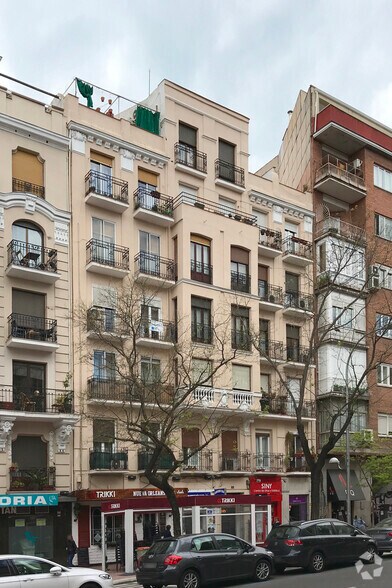 Calle de Santa Engracia, 109, Madrid, Madrid à louer - Photo de l’immeuble – Image 2 sur 2