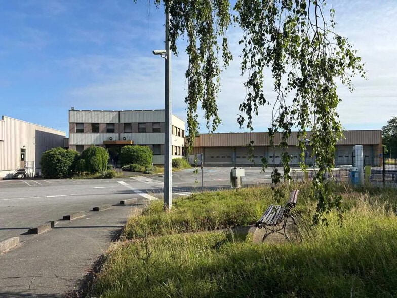 Bureau dans Collégien à louer - Photo de l’immeuble – Image 2 sur 20