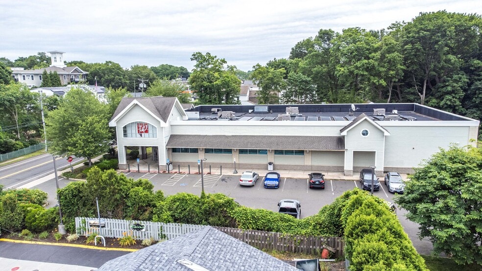 1116 Boston Post Rd, Guilford, CT à vendre - Photo de l’immeuble – Image 1 sur 2