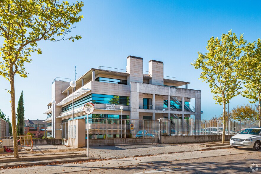 Calle Adolfo Pérez Esquivel, 3, Las Rozas de Madrid, Madrid à vendre - Photo de l’immeuble – Image 2 sur 3