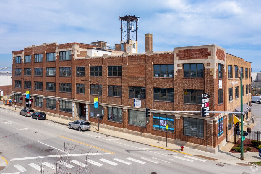 2211 N Elston Ave, Chicago, IL à louer - Photo de l’immeuble – Image 2 sur 3