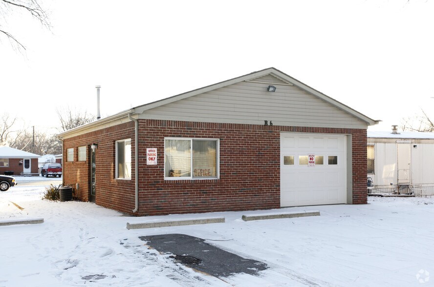 4128 Pelham Rd, Dearborn Heights, MI à vendre - Photo de l’immeuble – Image 2 sur 2