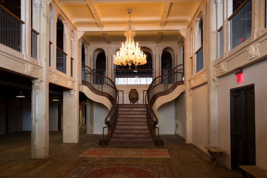 722-728 S Broadway, Los Angeles, CA à louer - Photo de l’immeuble – Image 2 sur 17