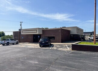 Plus de détails pour 600 N Milt Phillips Ave, Seminole, OK - Bureau à vendre