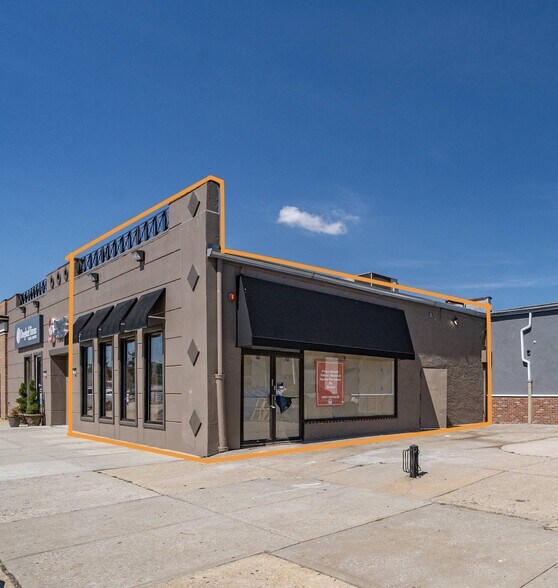 310 Merrick Rd, Rockville Centre, NY à louer - Photo de l’immeuble – Image 3 sur 10