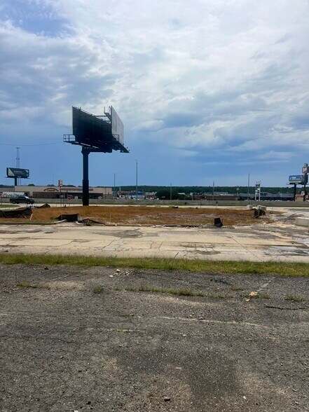 501 N George Nigh Expy, Mcalester, OK à vendre - Autre – Image 3 sur 3