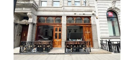 13 Pall Mall, Londres à louer Photo de l’immeuble– Image 2 sur 2