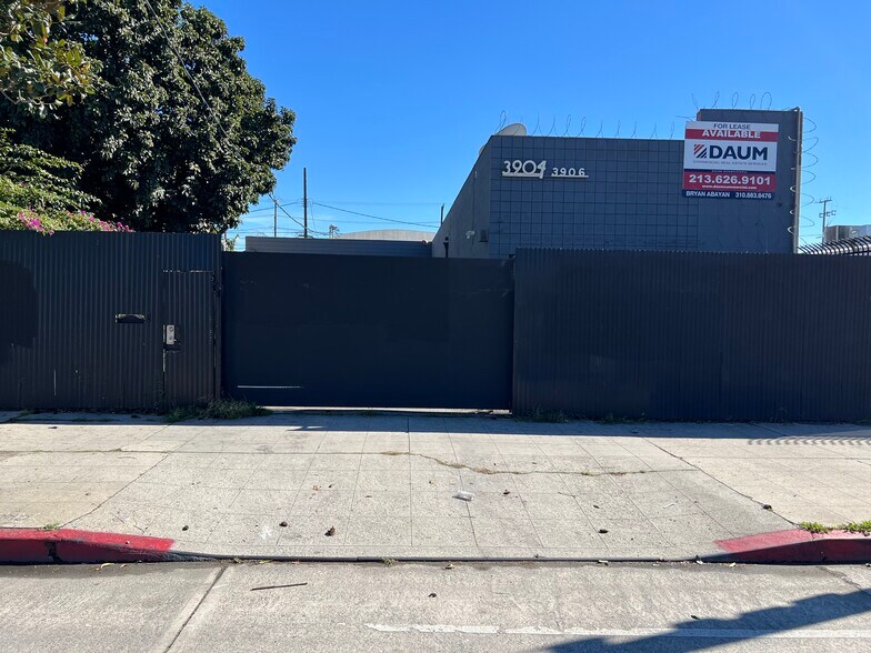 3904 S Broadway, Los Angeles, CA à louer - Photo de l’immeuble – Image 2 sur 9