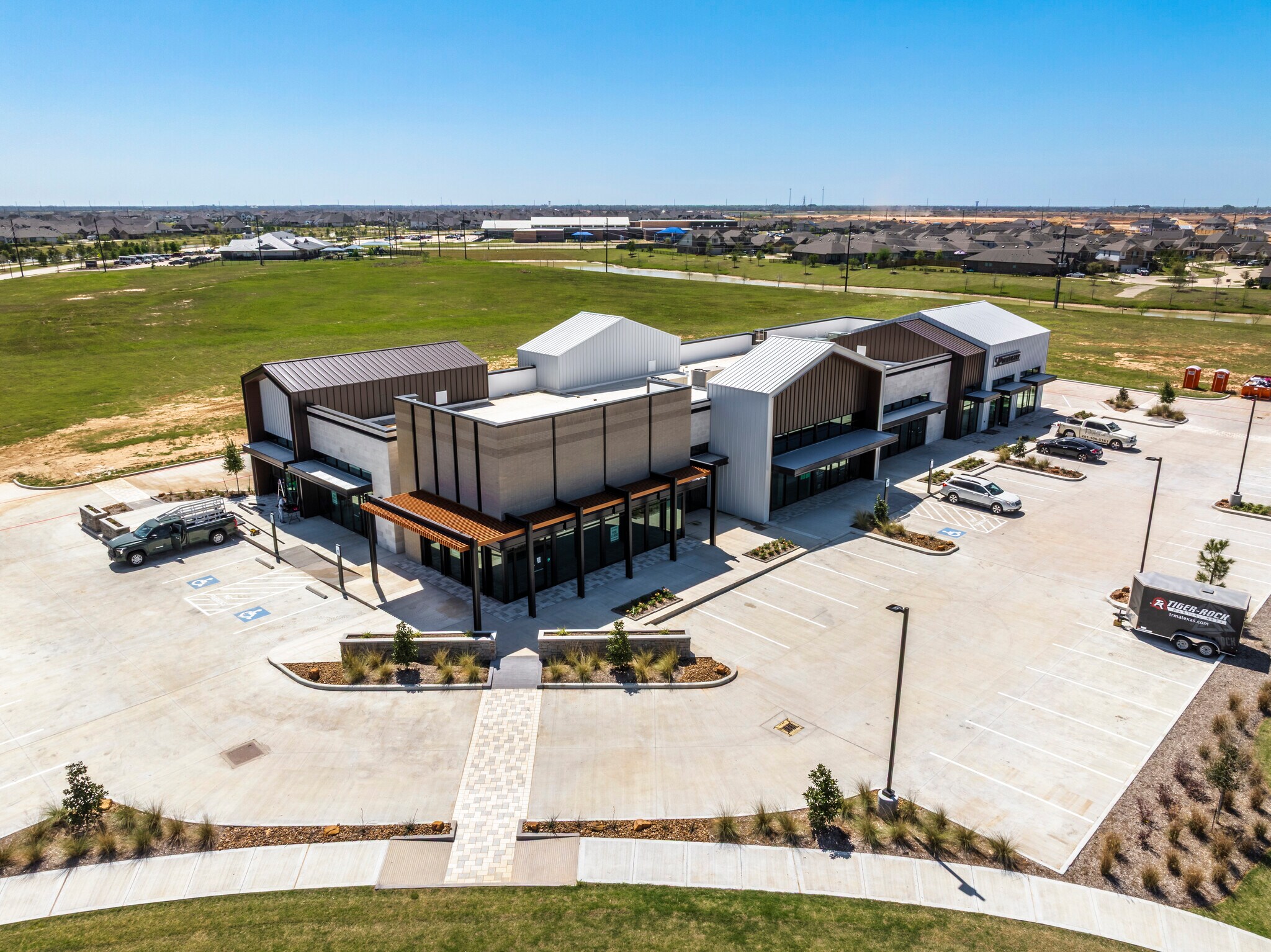 2506 Jordan Ranch Blvd, Fulshear, TX à louer Photo de l’immeuble– Image 1 sur 16