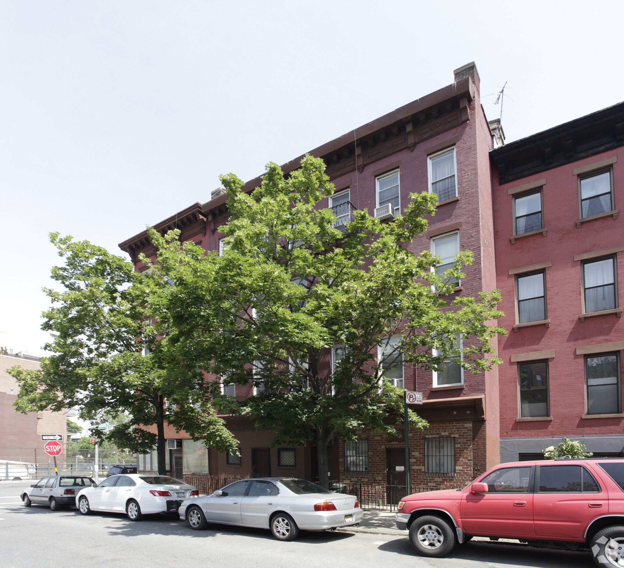 67 Woodhull St, Brooklyn, NY à louer Photo principale– Image 1 sur 4