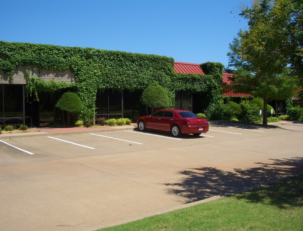 7700 N Hudson Ave, Oklahoma City, OK à louer Photo de l’immeuble– Image 1 sur 1