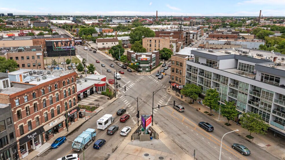 1640 W Fullerton Ave, Chicago, IL à vendre - Photo de l’immeuble – Image 2 sur 14