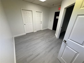 2290 10th Ave N, Lake Worth, FL à louer Photo intérieure– Image 1 sur 7