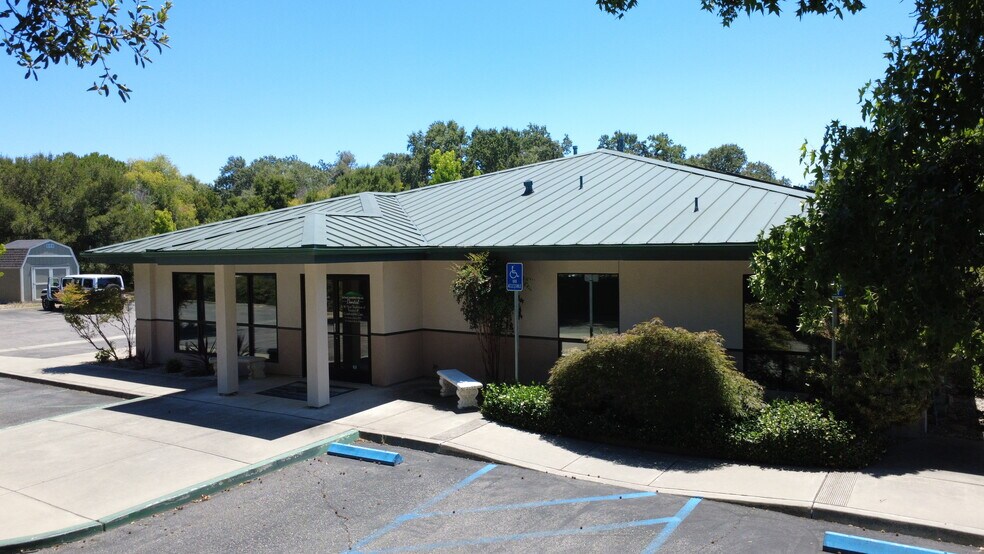 7405 Morro Rd, Atascadero, CA à louer - Photo principale – Image 1 sur 7