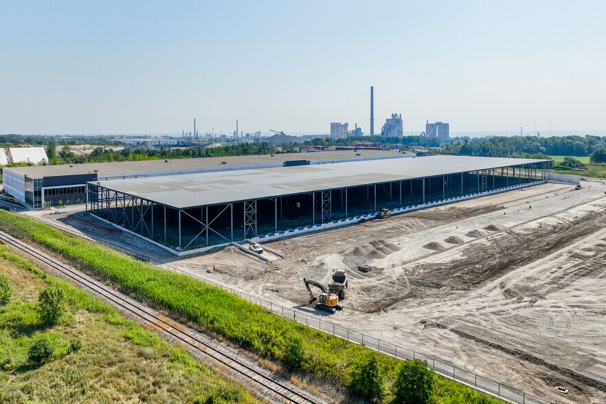 795 Hazelhurst Rd, Mississauga, ON à louer - Photo de la construction – Image 3 sur 4