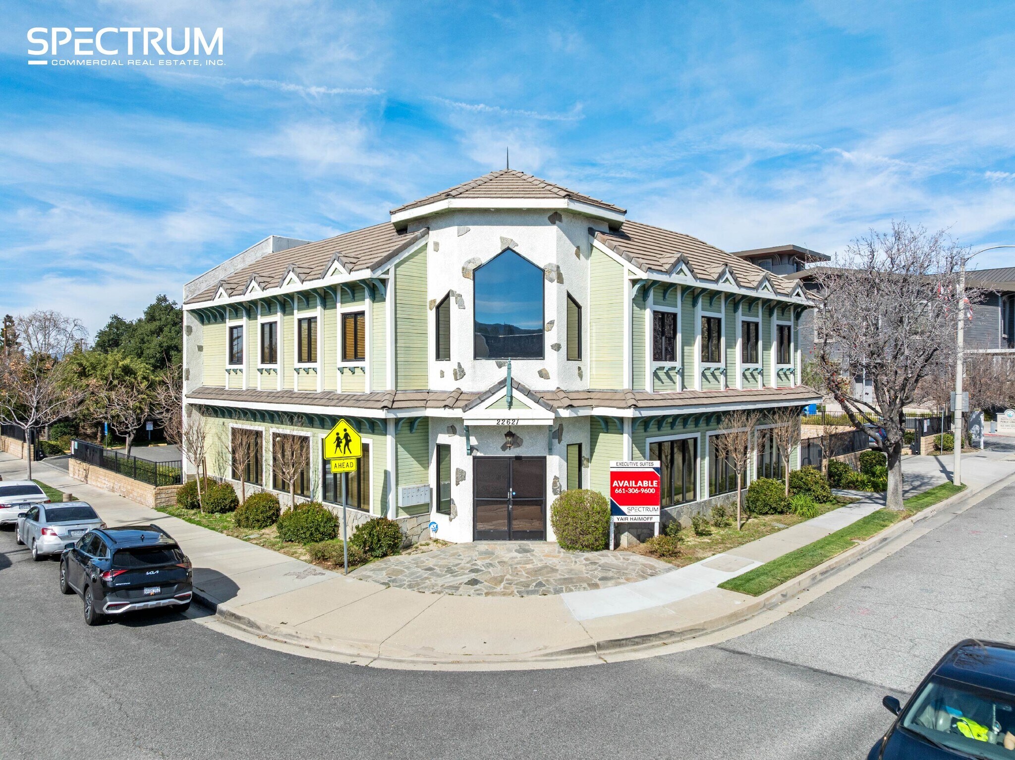 22621 Lyons Ave, Santa Clarita, CA à vendre Photo principale– Image 1 sur 26