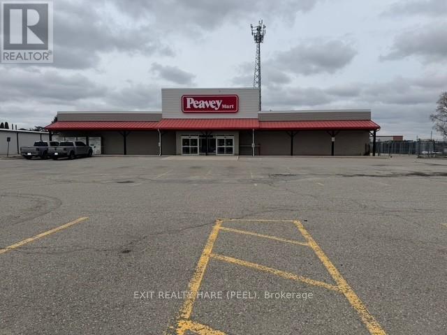 2954 Ontario St, Perth East, ON à louer - Photo de l’immeuble – Image 1 sur 20